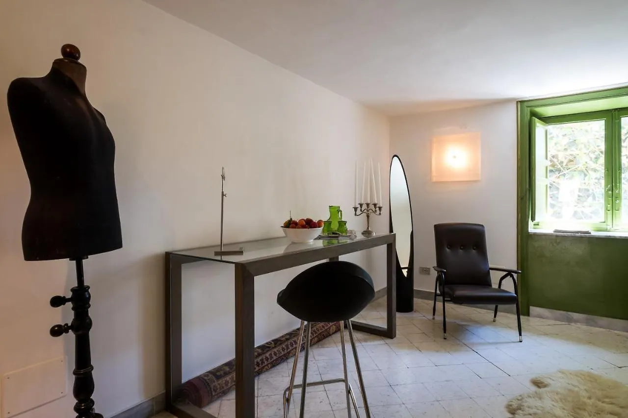Surplus Charming Apartment Palermo Italy